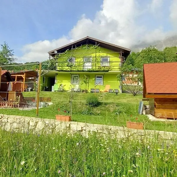 Hiša Planica, готель у місті Кобарід