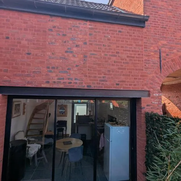 Le Pigeonnier, מלון בRosult