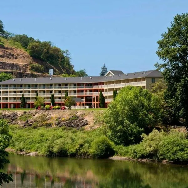 The Lodge at Roseburg, hotelli kohteessa Roseburg