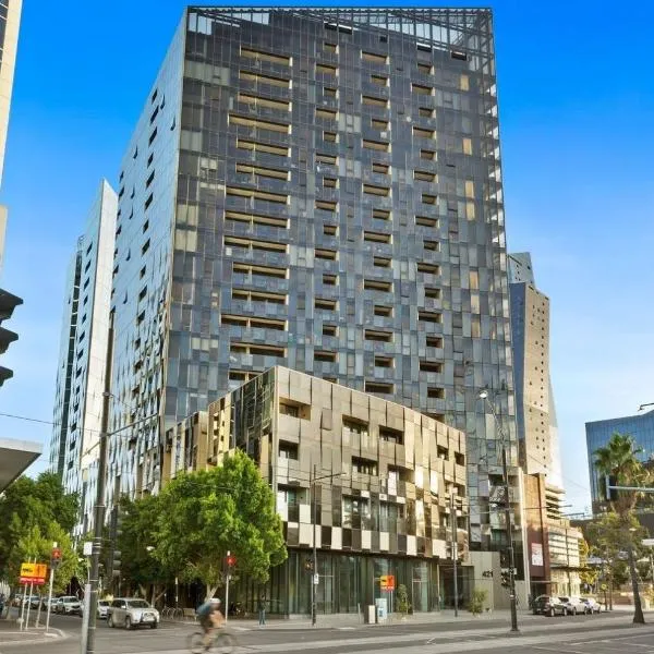 Cozy and Comfortable 2BR Apartment with master Ensuite and bathrooms, отель в Мельбурне