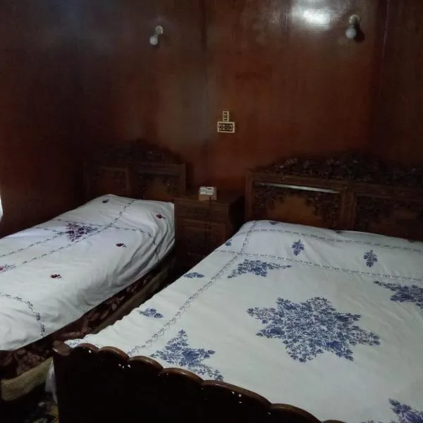 Gulshan group of houseboat