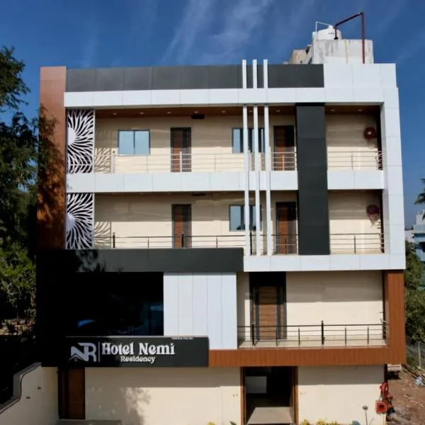 hotel nemi residency jagdalpur، فندق في Jagdalpur