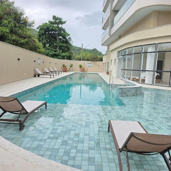 Apartamento com 2 quartos e 2 banheiros, próximo à Prainha