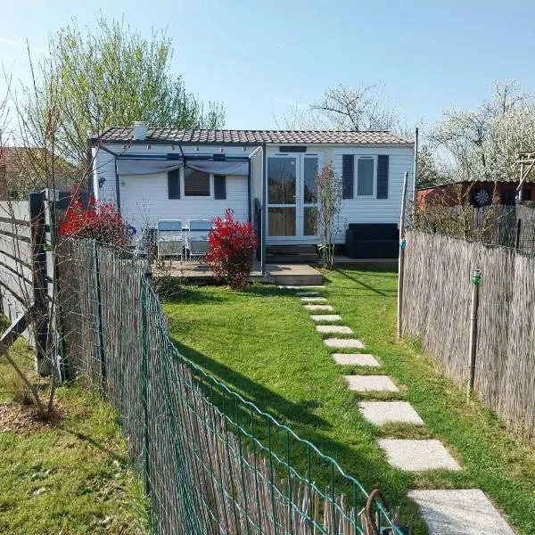 Chez Elvis et Agnès, logement climatisé, hotel din Saint-Loup
