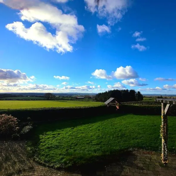 Antrim Heights Estate: Antrim şehrinde bir otel