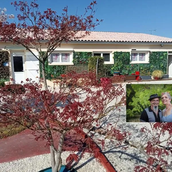 Proche St Emilion , une pause quelque part au jardin des érables et des niwakis, hotel i Saint-Médard-de-Guizières