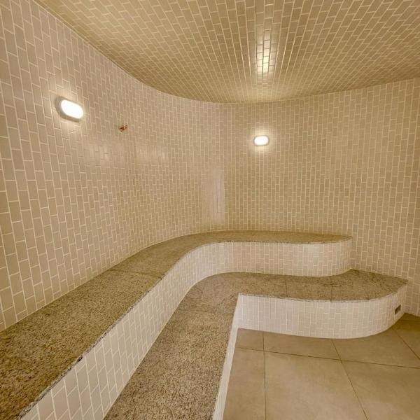 Apartamento com 2 quartos e 2 banheiros, próximo à Prainha - Foto 3