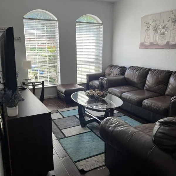 Tallahassee में, होटल 3 Bed 3 Bath Townhome