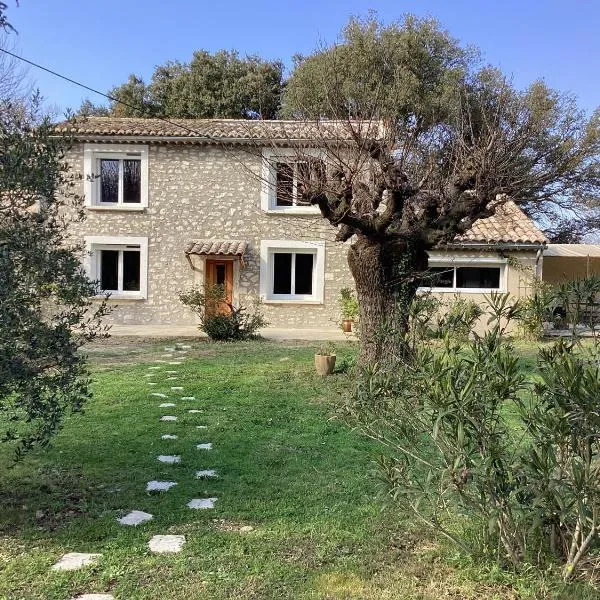 Mas des chênes - Spa & calme au cœur de la Drôme Provençale, hôtel à La Baume-de-Transit