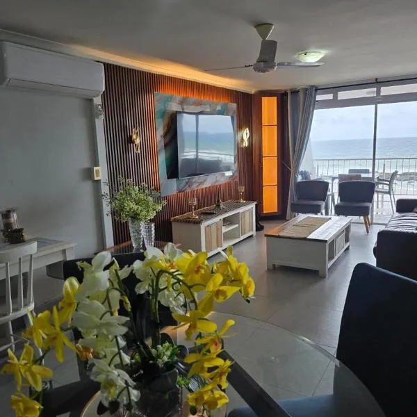 Flat 108 Cozumel, Umdloti Beach Front, hotel v destinaci Umdloti