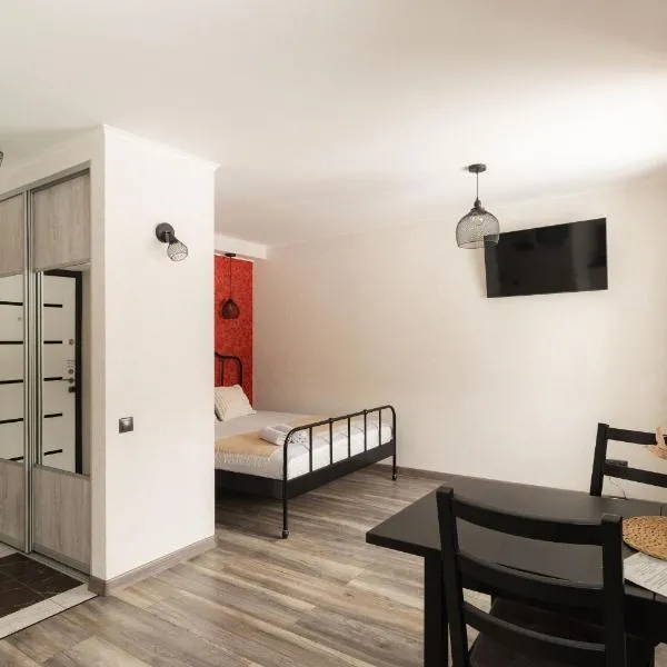 Park-View Studio Apartment with Free Parking - 10 min to Old Town، فندق في ريغا