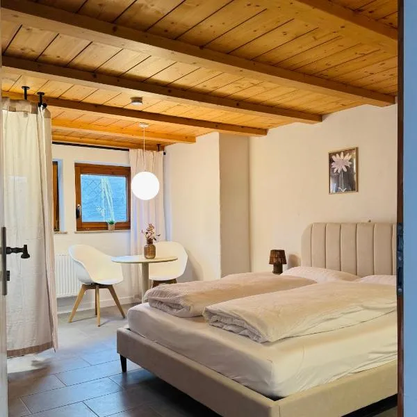 Chalet Style Studio Room West Town B17, hotelli kohteessa Heidenheim an der Brenz
