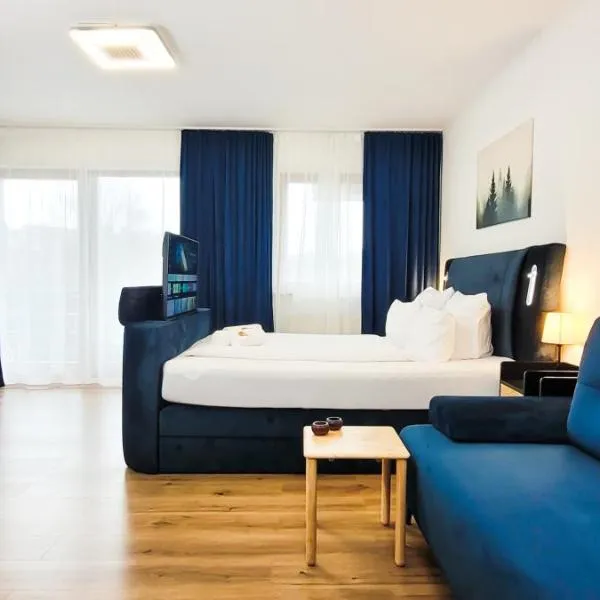 KOMM - Panoramablick - Balkon - Küche - Parkplatz, hotell i Suhl