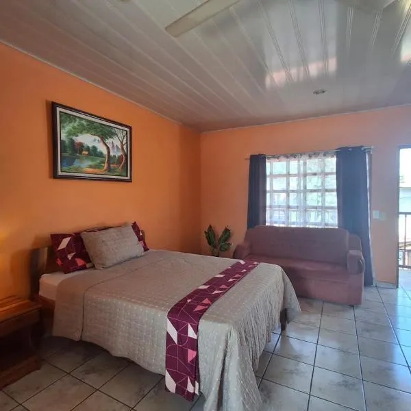 Quepos Studio Apartments, hotel em Quepos