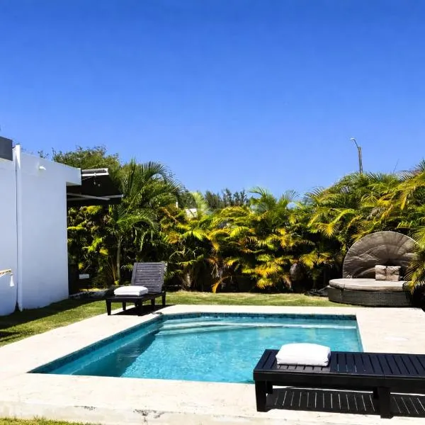 Loiza에 위치한 호텔 Ocean Motion Rental Casa en la playa con piscina cerca Yunque y VSjuan