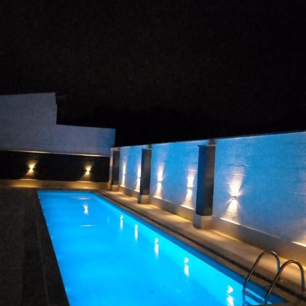 Lindo Ap - CENTRO- piscina, churrasqueira gourmet, maquina lava e seca e wifi roupas cama - Foto 4