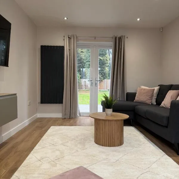 Middleton Mews- 3BR- Wollaton Park-Hospital & Uni، فندق في نوتينغهام
