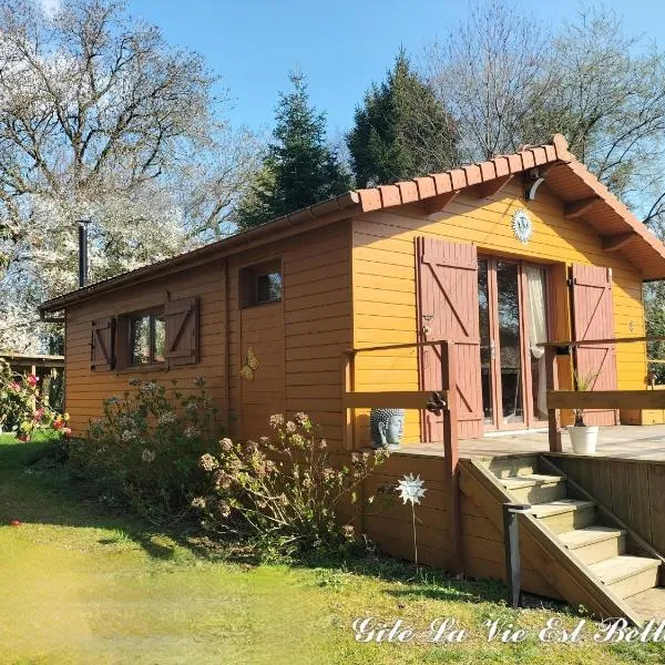 Gite La Vie Est Belle, Chalet dans un petit coin de paradis, hotel em Canlers