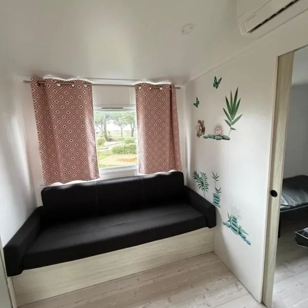 Bungalow 4-6 personnes, hotel v mestu Lattes