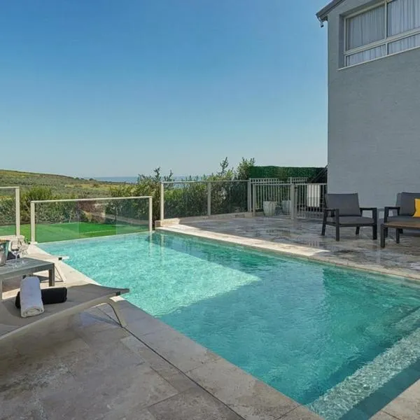 וילה ג'נסיס - וילה מהממת למשפחות עם בריכה פרטית מחוממת ליד הכנרת, hotell i Migdal