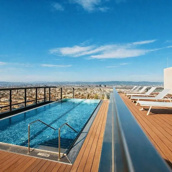 Rooftop Pool & City View - KAISER LODGE by AlpenLuxus Collection, hotell Viinis