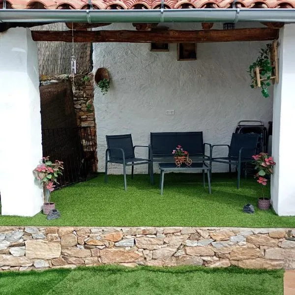 Alojamiento Rural Los Jarritos, hotel a Galaroza