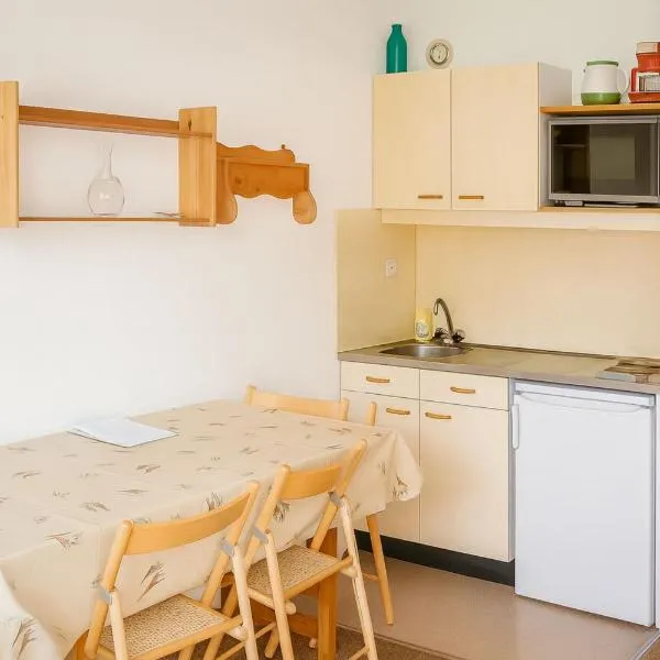Duplex lumineux et spacieux en plein centre bourg, hotell i Saint-Pierre-de-Chartreuse