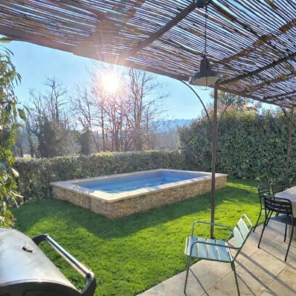 Maison au cœur des Ocres du Luberon, hotel di Villars