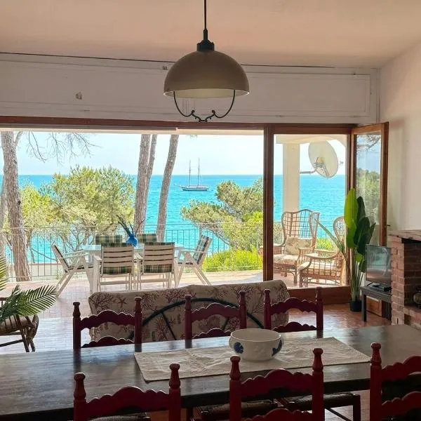 Blue Horizon Villa - Villa a pochi passi dal mare, hotel a Cala Liberotto