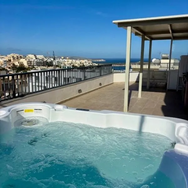 Doni Signature Penthouse with Hot Tub & Views, hotel en Mellieha