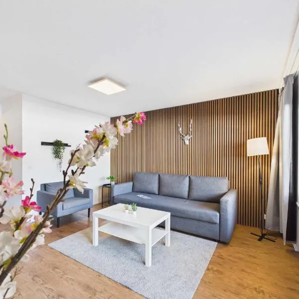 Alpine Retreat 4 Person Apartment near Zermatt with parking!, khách sạn ở Täsch