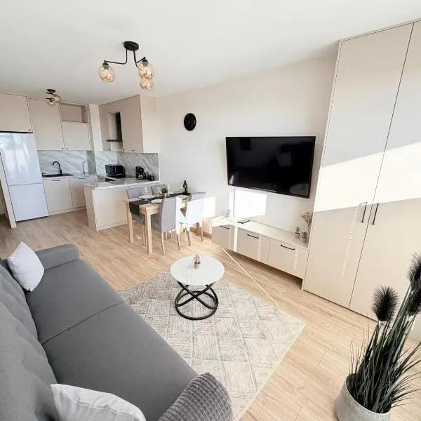 SkyPort Gdansk Apartment I by JumpInHere, Hotel in Danzig