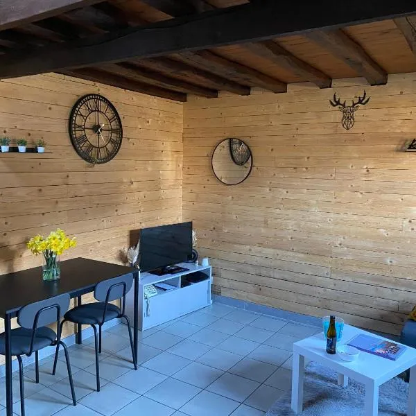 L Abri douillet، فندق في Libin