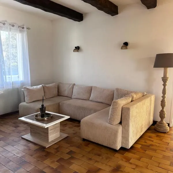 LE ROCHER Spacieux F2 plein pied grande terrasse, ξενοδοχείο σε Vitrolles
