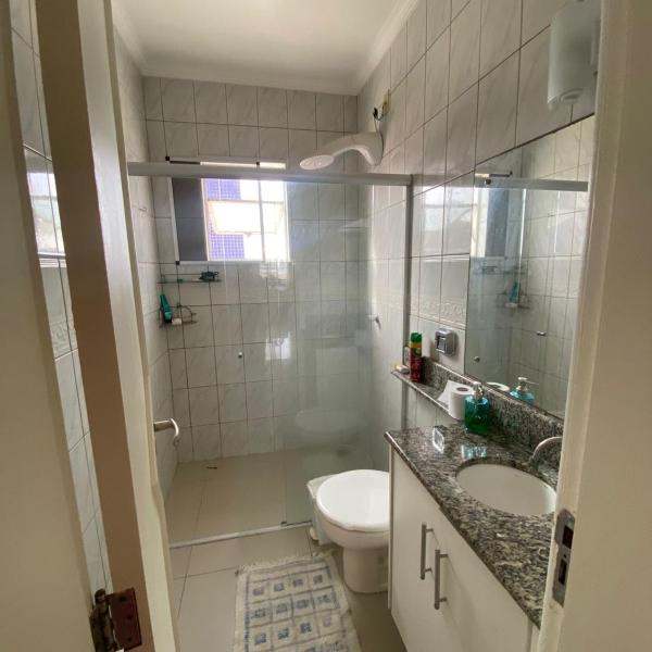Alugo apartamento - 2 quartos - 200m da praia - Foto 3