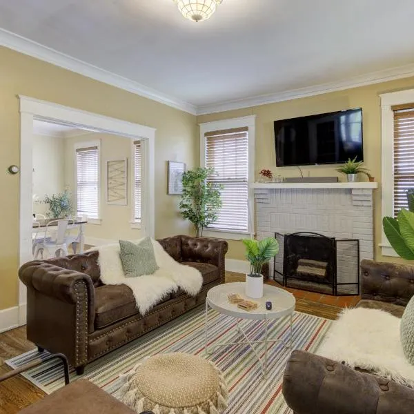 Beautiful Bungalow Stones throw from Cooper Young, hotel a Memphis