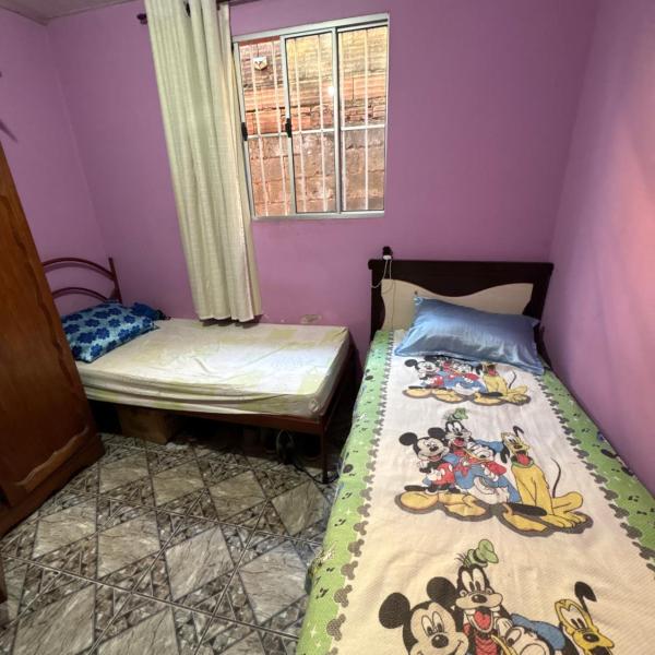 Quarto com duas camas confortáveis - Foto 5