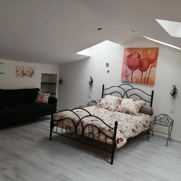 Montmiral में, होटल La pivoine de Montmiral 7 personnes