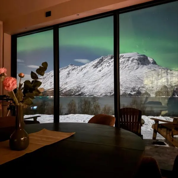 LyNora - A private fjord retreat, hotel Indre Ravelseidet városában
