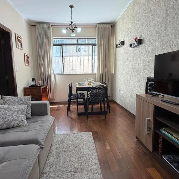 Amplo apartamento completo no Centro Cambuí, hotell i Campinas