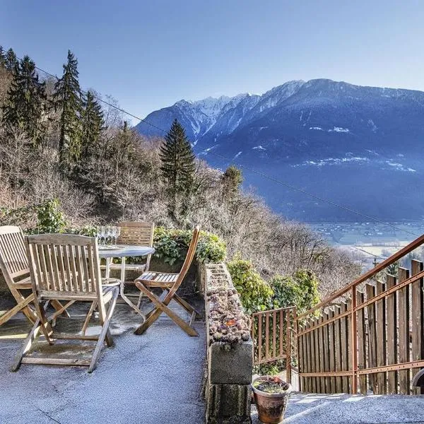 Peaceful Alpine House near Sentiero Valtellina, Hotel in Mele