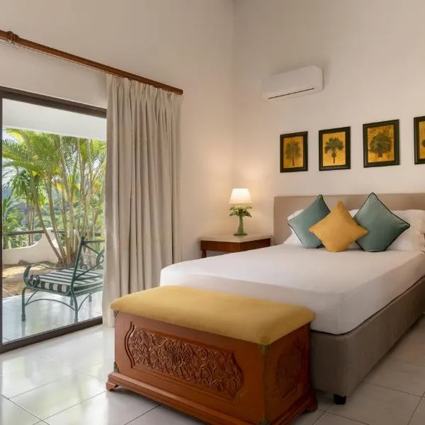Eden's Holiday Villas، فندق في ماهي