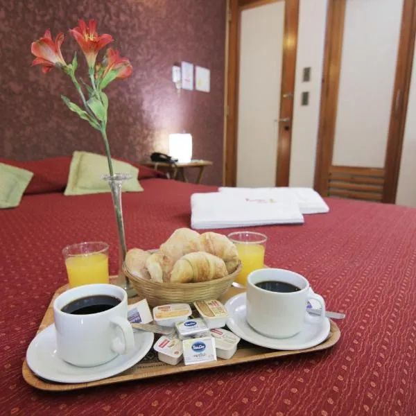 Hotel Xumec Mendoza, hotel v destinaci Mendoza