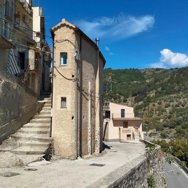 Casa Adamo 77, hotel in Badolato