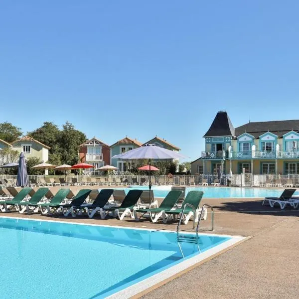 Résidence Pierre & Vacances Le Domaine de Bourgenay: Talmont şehrinde bir otel