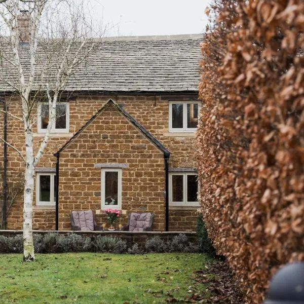 Rose End Cottage, a Luxury Getaway, hotell i Adlestrop