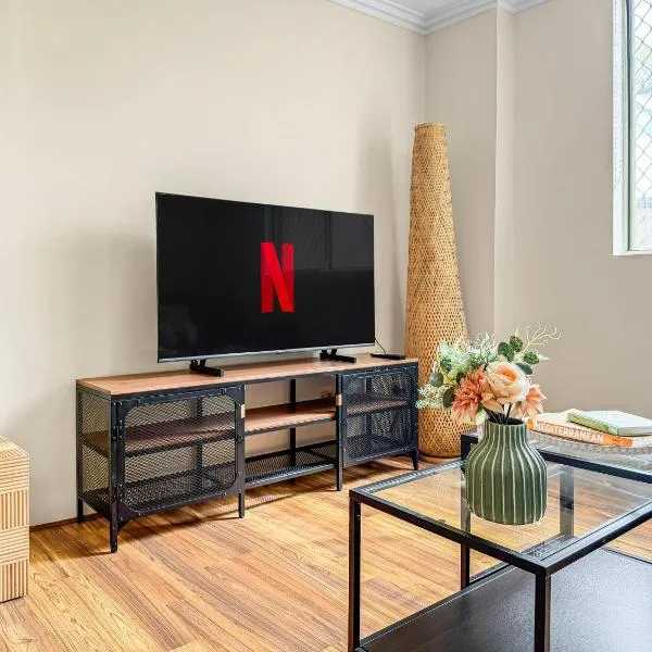 Woolloomooloo NSW - 3 Bedroom Apartment with 1 Parking Space, hotel i Sydney
