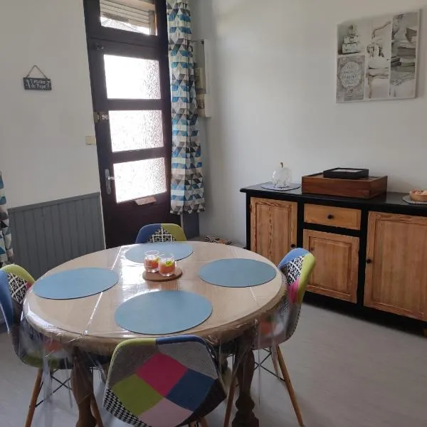 L Atelier de papa, hotell i Dargnies
