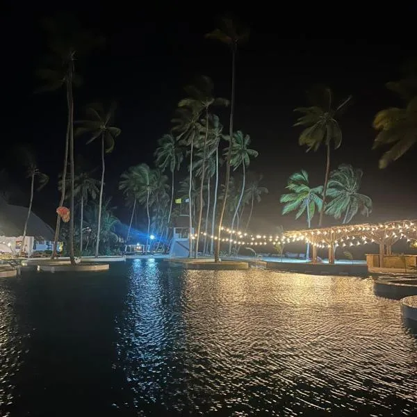 Antonio Beach Tree House Hotel & Spa - biggest swimming pool in East Africa, Hotel in Uroa