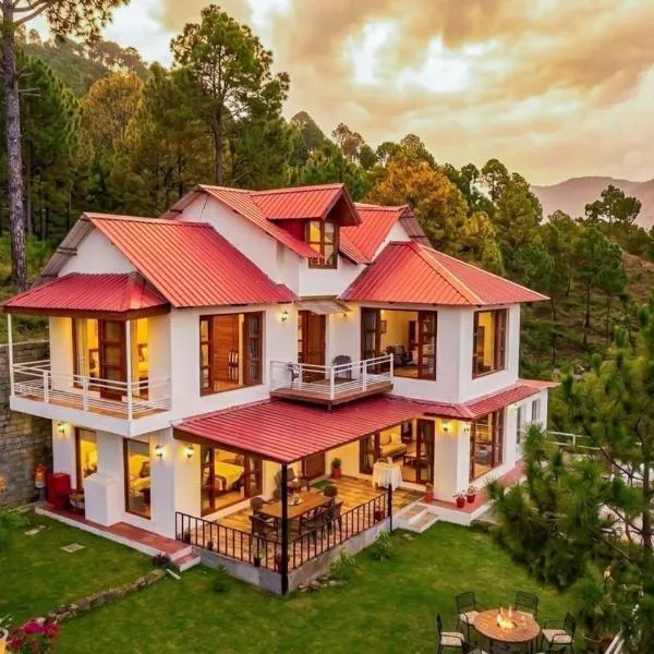 StayVista at The Haven 3BR Villa in Kasauli with Scenic Panoramic Views, hotel in Kasauli